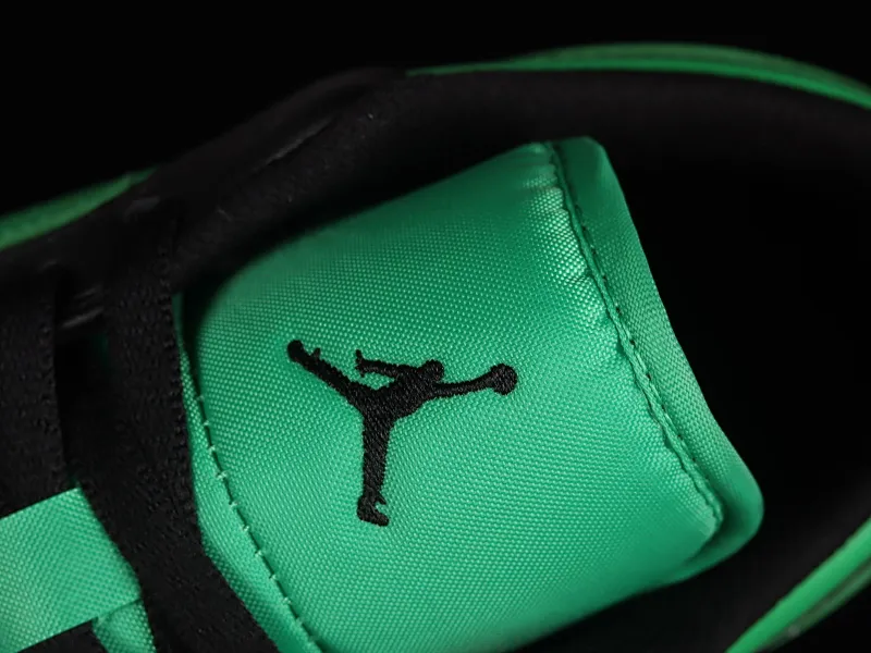 All categories Air Jordan Jordan series basketball shoes Air Jordan 1 Low Z version Air Jordan 1 Low "Lucky Green" AJ1 Joe 1 black and green low-top basketball shoes 553558-065